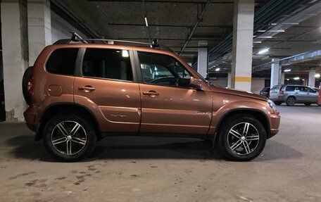 Chevrolet Niva I рестайлинг, 2017 год, 1 000 000 рублей, 4 фотография