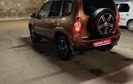 Chevrolet Niva I рестайлинг, 2017 год, 1 000 000 рублей, 7 фотография