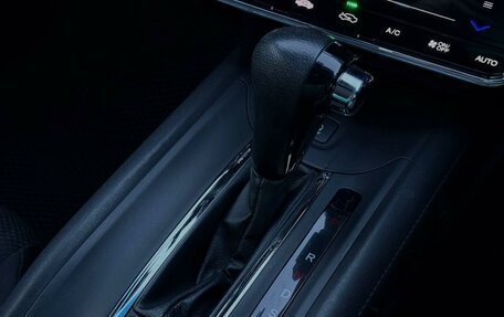 Honda Vezel, 2014 год, 1 685 000 рублей, 11 фотография