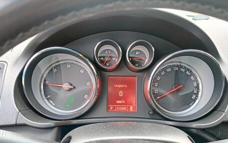 Opel Insignia II рестайлинг, 2011 год, 700 000 рублей, 3 фотография