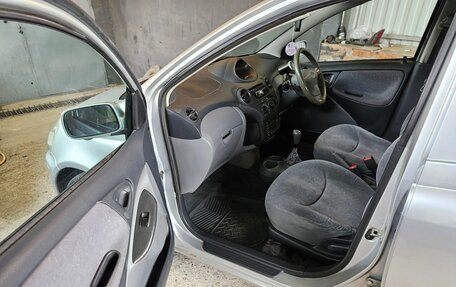 Toyota Vitz, 2000 год, 340 000 рублей, 9 фотография