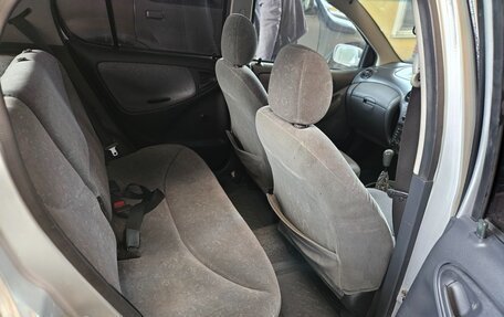 Toyota Vitz, 2000 год, 340 000 рублей, 12 фотография