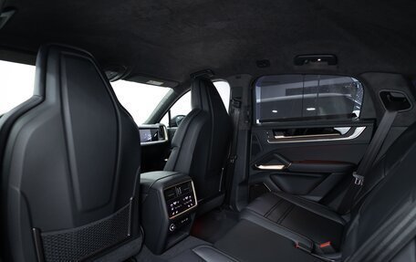 Porsche Cayenne III, 2025 год, 32 490 000 рублей, 28 фотография