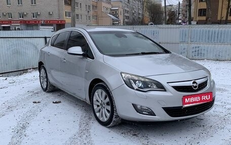 Opel Astra J, 2011 год, 475 000 рублей, 1 фотография