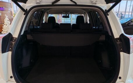 Toyota RAV4, 2016 год, 2 450 000 рублей, 12 фотография