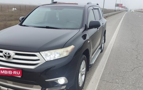 Toyota Highlander III, 2013 год, 2 600 000 рублей, 4 фотография