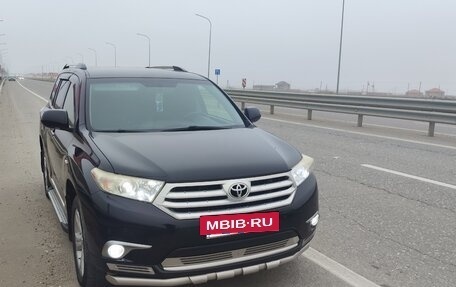 Toyota Highlander III, 2013 год, 2 600 000 рублей, 6 фотография