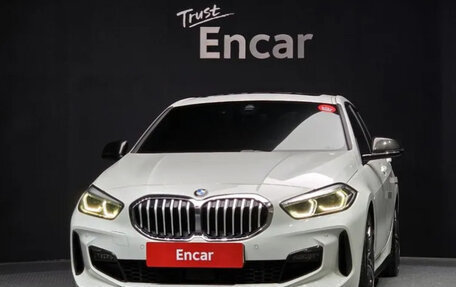 BMW 1 серия, 2021 год, 2 600 000 рублей, 3 фотография