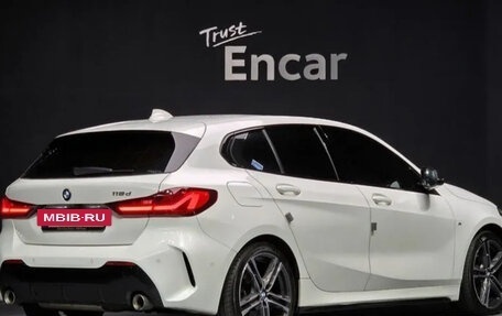 BMW 1 серия, 2021 год, 2 600 000 рублей, 2 фотография