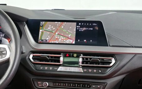 BMW 1 серия, 2021 год, 2 600 000 рублей, 14 фотография