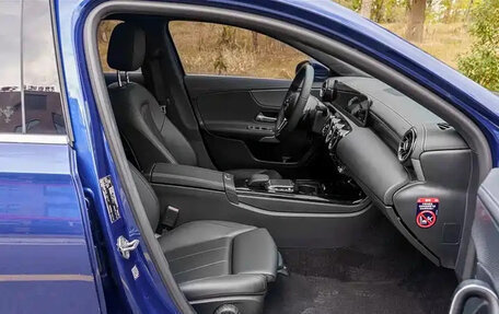 Mercedes-Benz A-Класс, 2021 год, 1 634 555 рублей, 13 фотография