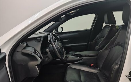 Lexus UX I, 2019 год, 2 700 000 рублей, 14 фотография