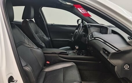 Lexus UX I, 2019 год, 2 700 000 рублей, 16 фотография