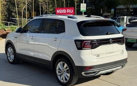 Volkswagen T-Cross I, 2022 год, 1 560 000 рублей, 6 фотография