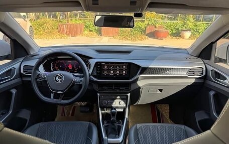 Volkswagen T-Cross I, 2022 год, 1 560 000 рублей, 9 фотография