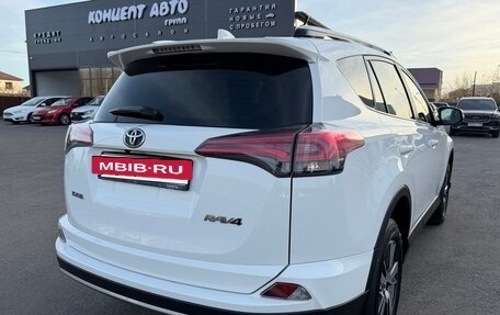 Toyota RAV4, 2018 год, 3 180 000 рублей, 6 фотография