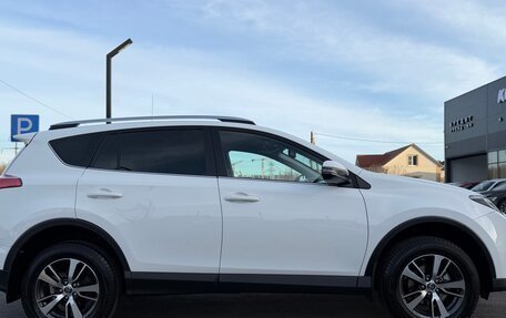 Toyota RAV4, 2018 год, 3 180 000 рублей, 8 фотография