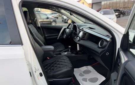 Toyota RAV4, 2018 год, 3 180 000 рублей, 18 фотография