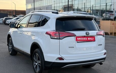 Toyota RAV4, 2018 год, 3 180 000 рублей, 13 фотография