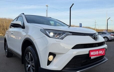 Toyota RAV4, 2018 год, 3 180 000 рублей, 14 фотография