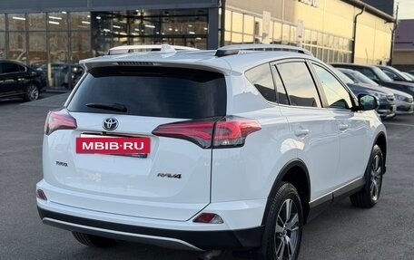 Toyota RAV4, 2018 год, 3 180 000 рублей, 11 фотография