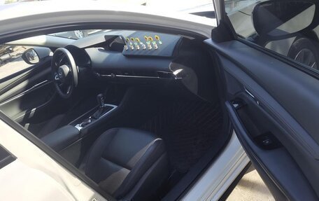 Mazda 3, 2022 год, 1 935 000 рублей, 17 фотография