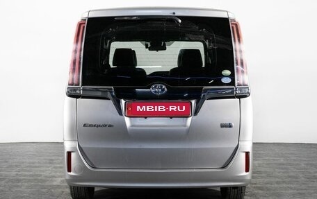Toyota Esquire I, 2018 год, 1 950 000 рублей, 4 фотография