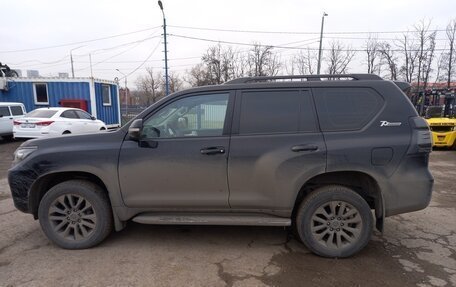 Toyota Land Cruiser Prado 150 рестайлинг 2, 2022 год, 7 900 000 рублей, 5 фотография