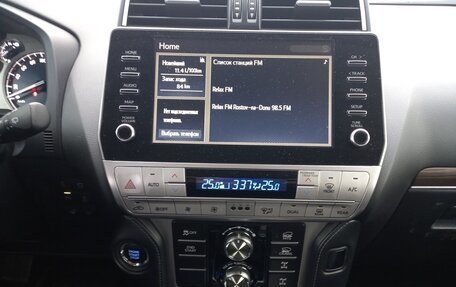 Toyota Land Cruiser Prado 150 рестайлинг 2, 2022 год, 7 900 000 рублей, 11 фотография