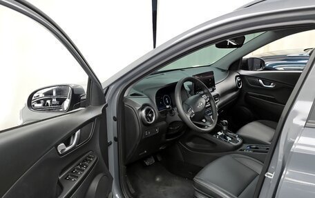 Hyundai Kona I, 2022 год, 1 910 000 рублей, 13 фотография