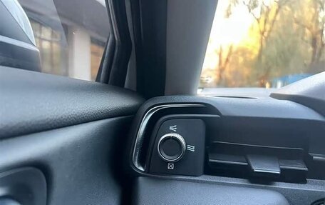 Honda Vezel, 2023 год, 2 190 000 рублей, 4 фотография