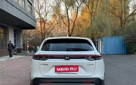 Honda Vezel, 2023 год, 2 190 000 рублей, 15 фотография