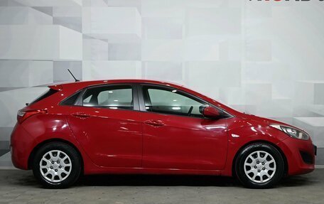 Hyundai i30 II рестайлинг, 2012 год, 900 000 рублей, 10 фотография