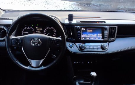 Toyota RAV4, 2018 год, 2 490 000 рублей, 8 фотография