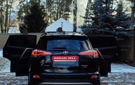 Toyota RAV4, 2018 год, 2 490 000 рублей, 21 фотография