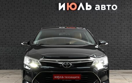 Toyota Camry, 2017 год, 2 600 000 рублей, 2 фотография