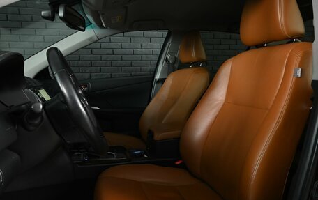 Toyota Camry, 2017 год, 2 600 000 рублей, 10 фотография