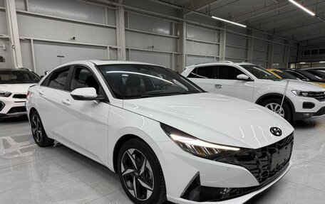 Hyundai Elantra, 2023 год, 1 640 000 рублей, 3 фотография