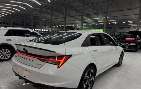 Hyundai Elantra, 2023 год, 1 640 000 рублей, 14 фотография