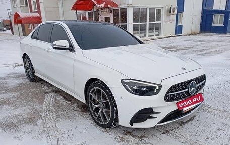 Mercedes-Benz E-Класс, 2021 год, 5 300 000 рублей, 2 фотография