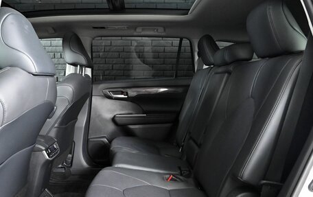 Toyota Highlander, 2025 год, 5 770 000 рублей, 15 фотография