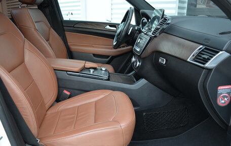 Mercedes-Benz GLS, 2017 год, 5 000 000 рублей, 31 фотография