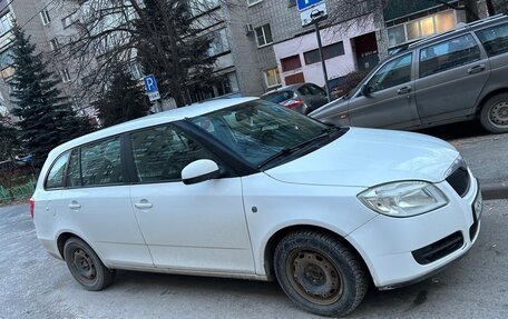 Skoda Fabia II, 2009 год, 450 000 рублей, 2 фотография