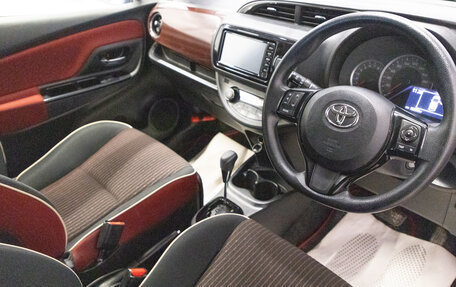 Toyota Vitz, 2017 год, 1 299 000 рублей, 14 фотография