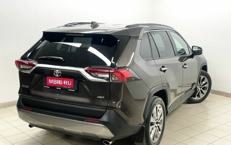 Toyota RAV4, 2021 год, 3 795 000 рублей, 9 фотография