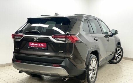 Toyota RAV4, 2021 год, 3 795 000 рублей, 4 фотография