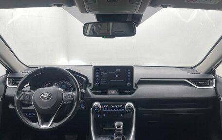 Toyota RAV4, 2021 год, 3 795 000 рублей, 20 фотография