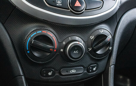 Hyundai Solaris II рестайлинг, 2016 год, 999 000 рублей, 16 фотография