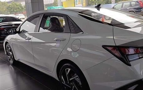 Hyundai Elantra, 2025 год, 1 780 000 рублей, 4 фотография