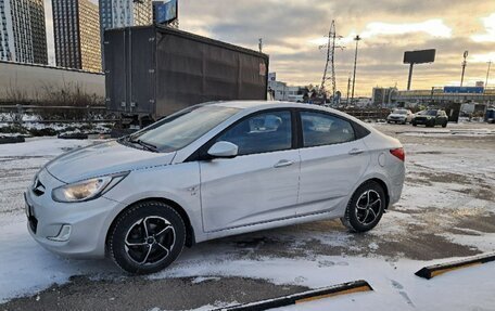 Hyundai Solaris II рестайлинг, 2012 год, 750 000 рублей, 2 фотография